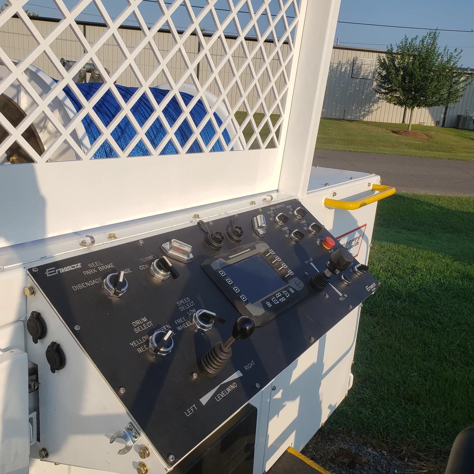 Four-drum turret puller control station